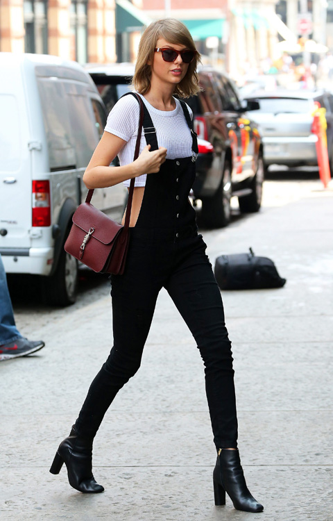 Taylor Swift y su novio paseando por Nueva York