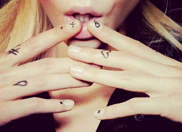 Tatuaje uñas